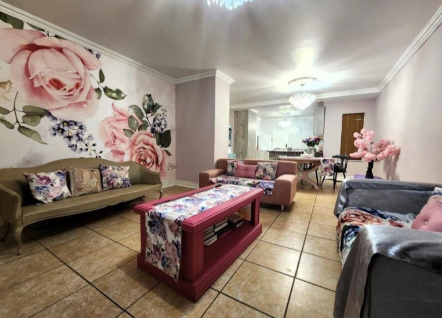 2 Bedroom Property for Sale in Langenhovenpark Free State